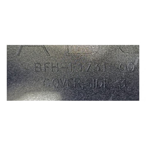 Carenagem Tampa Lateral Esquerda Fazer Fz15 23 A 24 Detalhe Preto