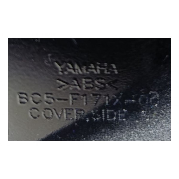 Carenagem Rabeta Direita Fazer 250 2019 A 2022 Detalhe Preto E Dourado