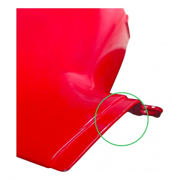 Tampa Lateral Direita Vermelha Crypton T105 Detalhe