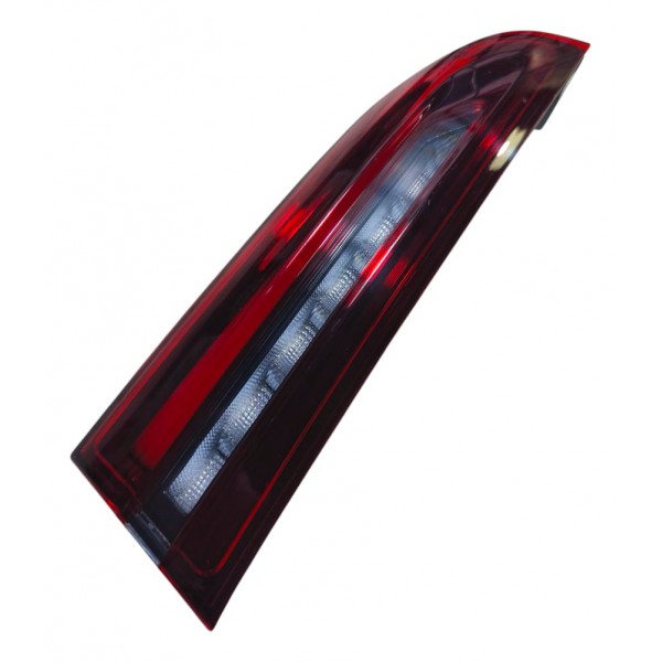 Lanterna Tampa Traseira Fiat Fastback 2023 A 2025 Direito/passageiro Vermelho