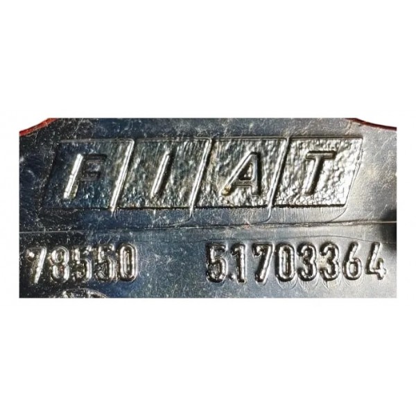 Emblema Traseiro Porta Malas Fiat Uno Mille 2010 Azul E Prata