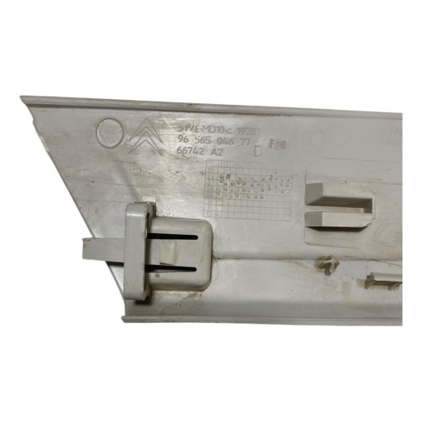 Quebra Sol Acabamento C4 Picasso Dianteiro Direito 2009