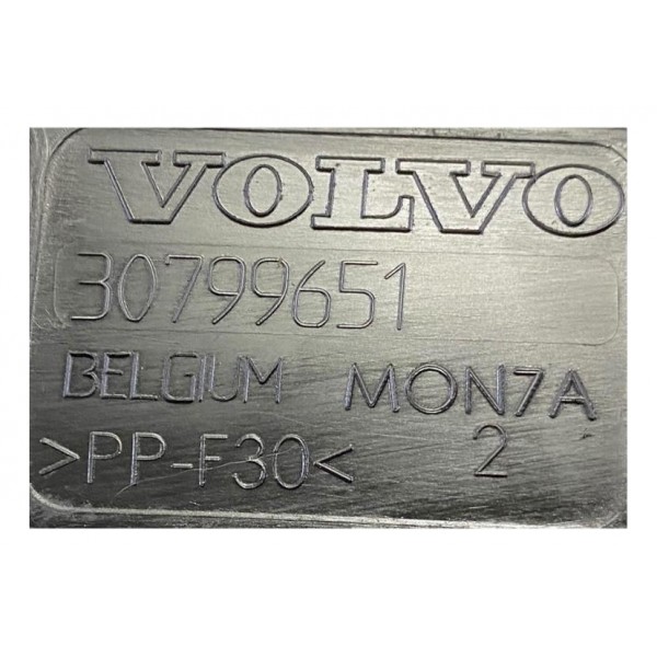 Acabamento Grade Capo Volvo Xc60 T6 2010 30799651 Fosco