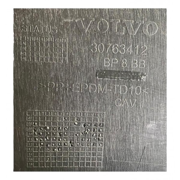 Spoiler Do Parachoque Dianteiro Volvo Xc60 2010 30763412 Preto