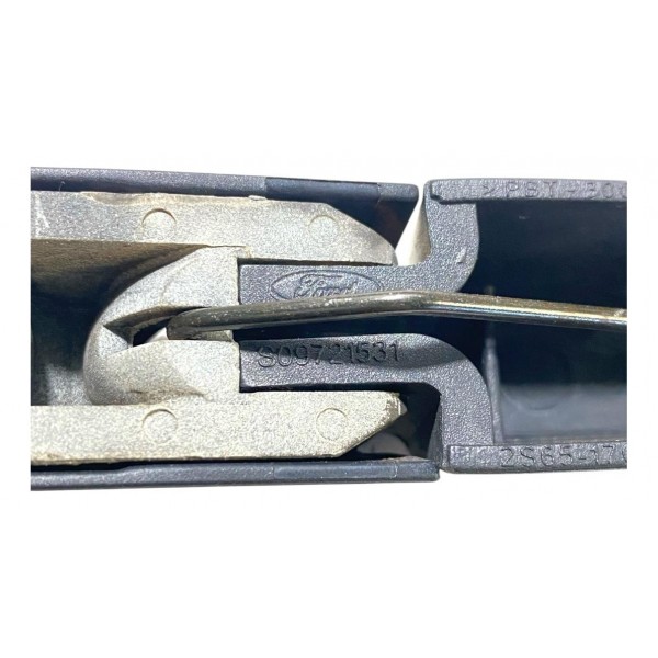 Braco Limpador Vidro Vigia Ford Fiesta 2004 2005 Traseiro Di Direito