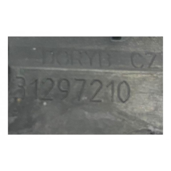 Moldura Luz Placa Com Câmera Volvo Xc60 2010 T6 3.0 30753341