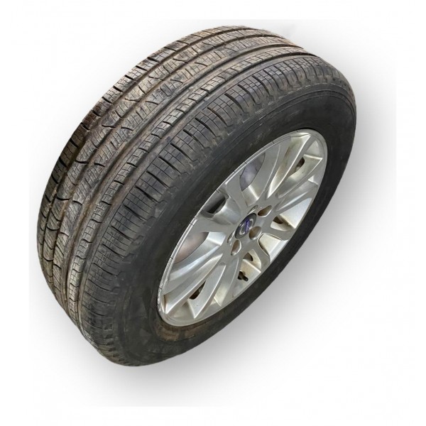Roda Volvo Xc60 T6 Com Pneu Pirelli Scorpion 235/60 R18 Prateado