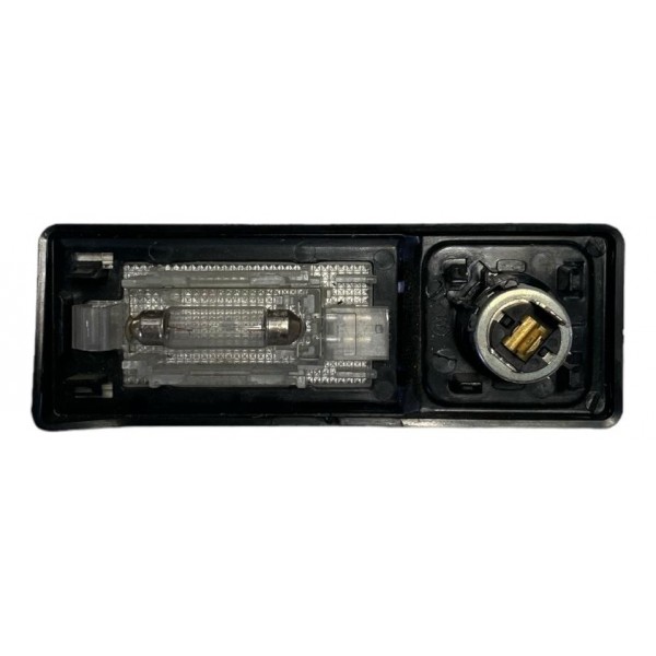 Luz Cortesia C Tomada Porta Malas Bmw 118i 120i 2010 6949439