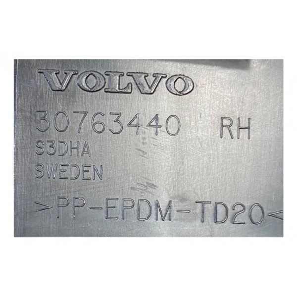 Guia Parachoque Volvo Xc60 Traseiro Direito 2010 T6 30763440