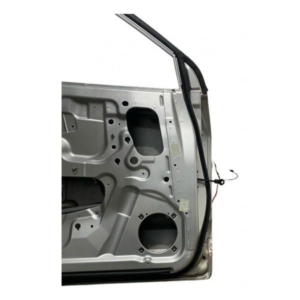 Porta Gm Chevrolet Captiva Prata Dianteira Esquerda Dianteira Esquerda Prateado