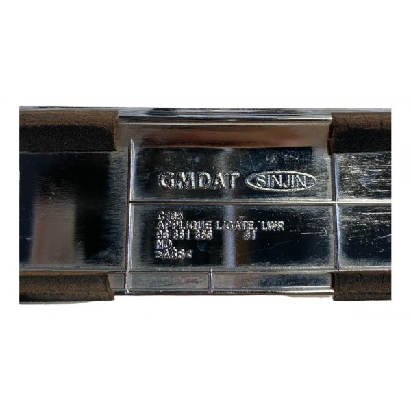 Friso Cromado Tampa Traseira Gm Captiva 2.4 2009 / 2011 Prateado