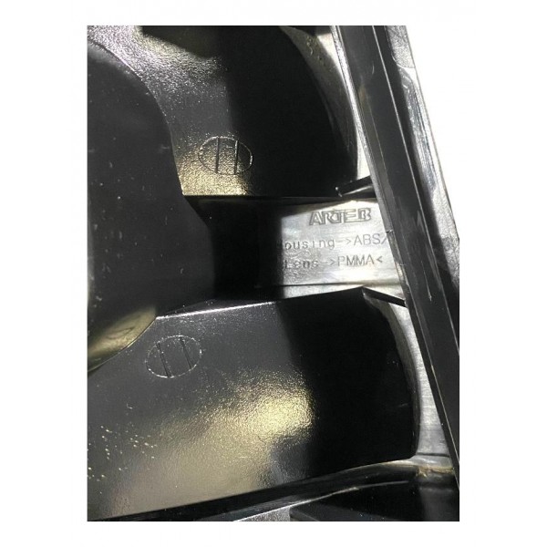 Lanterna Fumê Gm Astra Sedan Traseira Direita 2003 2011 Direito/passageiro Vermelho