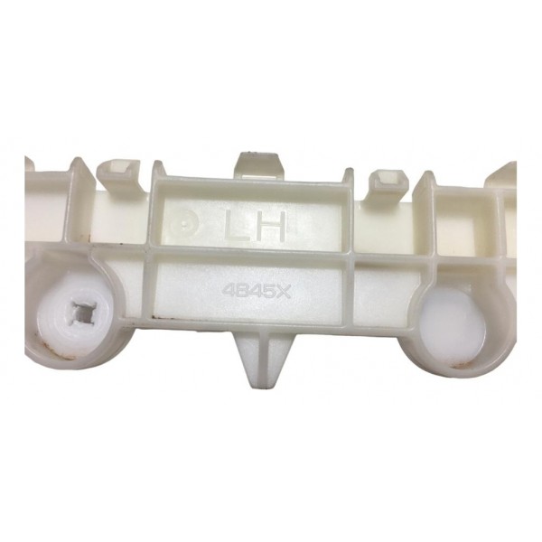 Guia Parachoque Mitsubishi Outlander 2.0 Traseira Esq 15 18