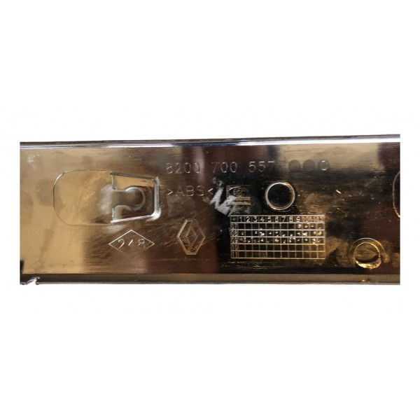 Aplique Cromado Tampa Renault Symbol Traseira 8200700557