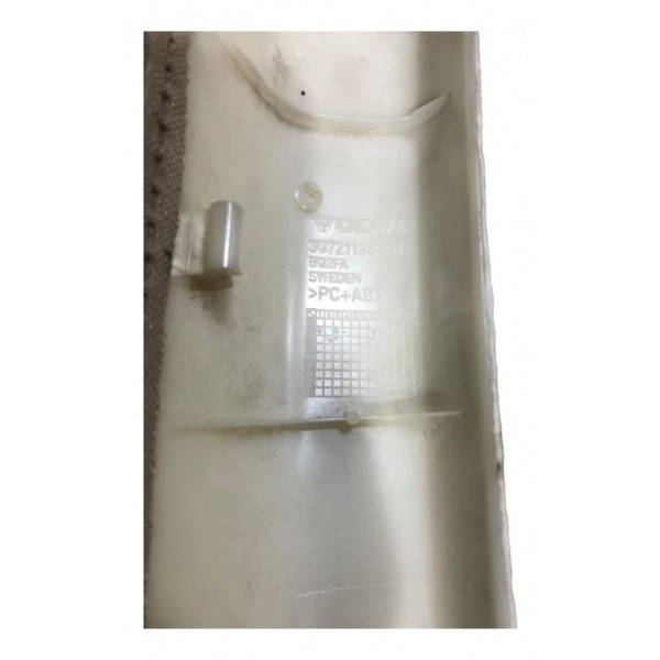 Moldura Interna Parabrisa Bege Volvo Xc60 Esquerdo 2008 2017